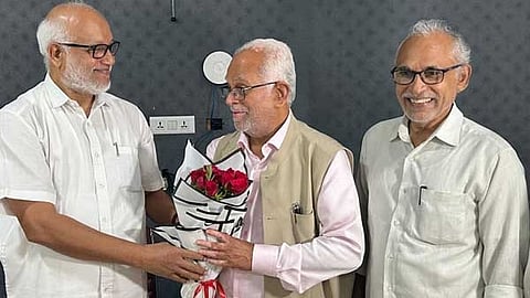 সিপিআইএম সাধারণ সম্পাদকের সঙ্গে সাক্ষাৎ করলেন উপরাষ্ট্রপতি পদে ইন্ডিয়া মঞ্চের প্রার্থী বি সুদর্শন রেড্ডি