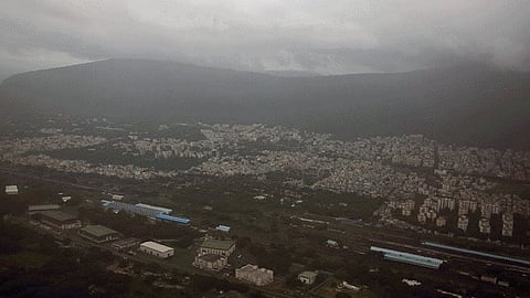 Montha: শক্তি বাড়িয়ে প্রবল ঘূর্ণিঝড়ে পরিণত মোন্থা! একাধিক রাজ্যে সতর্কতা জারি, কী প্রভাব বাংলায়?