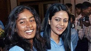 মিতালী রাজের সাথে মন্দিরা বেদী