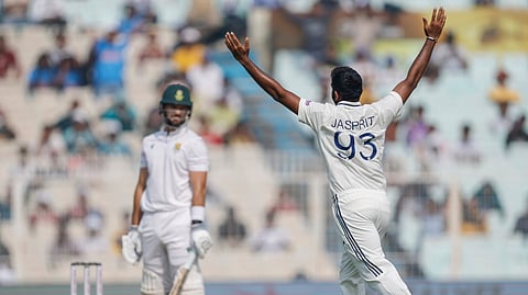 জোড়া উইকেট বুমরাহ-র