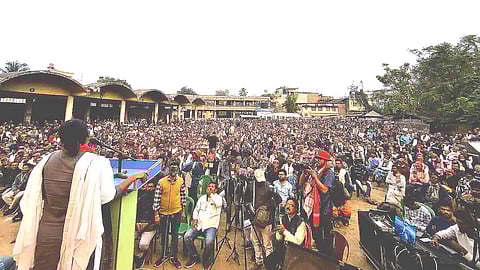 ডোমকলে বাংলা বাঁচাও যাত্রার সমাবেশে বলছেন মীনাক্ষী মুখার্জি