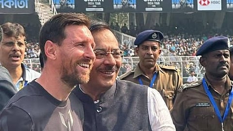 যুবভারতীতে মেসির সাথে অরূপ বিশ্বাস