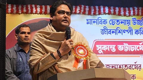 এক অনুষ্ঠানে বক্তব্য রাখছেন কেন্দ্রীয় মন্ত্রী ও বিজেপি সাংসদ শান্তনু ঠাকুর