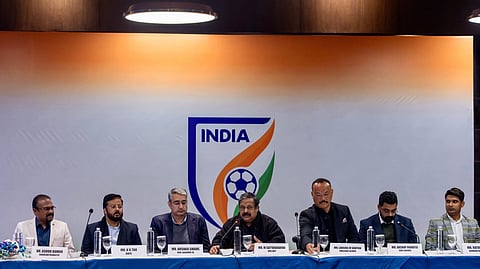 আলোচনায় আইলিগ ক্লাব জোটের প্রতিনিধিরা