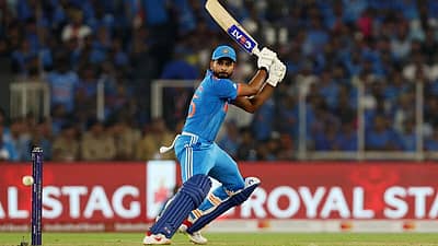 ಅರ್ಧಶತಕ ಗಳಿಸಿ ಕೊಡುಗೆ ನೀಡಿದ ಶ್ರೇಯಸ್ ಅಯ್ಯರ್