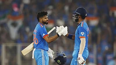 ಪಂದ್ಯಕ್ಕೆ ಕೊನೆಯಾಡಿದ ಶ್ರೇಯಸ್ ಅಯ್ಯರ್ ಹಾಗೂ ಕೆ.ಎಲ್.ರಾಹುಲ್