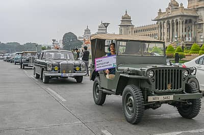 ರೋಟರಿ ಇಂಟರ್ನ್ಯಾಶನಲ್ ಡಿಸ್ಟ್ರಿಕ್ಟ್ಸ್, ಕರ್ನಾಟಕ ವಿಂಟೇಜ್ ಮತ್ತು ಕ್ಲಾಸಿಕ್ ಕಾರ್ ಕ್ಲಬ್ (ಕೆವಿಸಿಸಿಸಿ) ಸಹಯೋಗದೊಂದಿಗೆ ಡಿಸೆಂಬರ್ 17, 2023 ರಂದು ಬೆಂಗಳೂರಿನ ವಿಧಾನಸೌಧದ ಮುಂಭಾಗ ಮಾನಸಿಕ ಆರೋಗ್ಯ ಜಾಗೃತಿ ವಿಂಟೇಜ್ ಕಾರ್ ಮತ್ತು ಬೈಕ್ ರ್ಯಾಲಿ ಆಯೋಜಿಸಲಾಗಿತ್ತು.