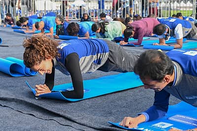 ಬೆಂಗಳೂರಿನ ಕಂಠೀರವ ಸ್ಟೇಡಿಯಂನಲ್ಲಿ ಬಜಾಜ್ ಅಲಾಂಜ್ ಲೈಫ್ ಇನ್ಶುರೆನ್ಸ್ ಇಂದು (ಭಾನುವಾರ) ಆಯೋಜಿಸಿದ್ದ ಪ್ಲಾಂಕಥಾನ್ನ ನಾಲ್ಕನೇ ಆವೃತ್ತಿಯ ನ್ಯೂ ಗಿನ್ನಿಸ್ ವರ್ಲ್ಡ್ ರೆಕಾರ್ಡ್ ಹಾಗೂ ಭಾರತೀಯ ಬಾಹ್ಯಾಕಾಶ ಸಂಶೋಧನಾ ಸಂಸ್ಥೆಗೆ (ಇಸ್ರೋ) ಅಭಿನಂದನಾ ಕಾರ್ಯಕ್ರಮದ ಅಂಗವಾಗಿ ನಟಿ ತಾಪ್ಸಿ ಪನ್ನು ಪಾಲ್ಗೊಂಡಿದ್ದರು.