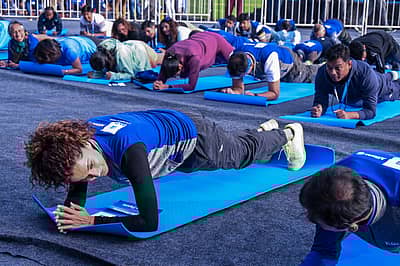 ಬೆಂಗಳೂರಿನ ಕಂಠೀರವ ಸ್ಟೇಡಿಯಂನಲ್ಲಿ ಬಜಾಜ್ ಅಲಾಂಜ್ ಲೈಫ್ ಇನ್ಶುರೆನ್ಸ್ ಇಂದು (ಭಾನುವಾರ) ಆಯೋಜಿಸಿದ್ದ ಪ್ಲಾಂಕಥಾನ್ನ ನಾಲ್ಕನೇ ಆವೃತ್ತಿಯ ನ್ಯೂ ಗಿನ್ನಿಸ್ ವರ್ಲ್ಡ್ ರೆಕಾರ್ಡ್ ಹಾಗೂ ಭಾರತೀಯ ಬಾಹ್ಯಾಕಾಶ ಸಂಶೋಧನಾ ಸಂಸ್ಥೆಗೆ (ಇಸ್ರೋ) ಅಭಿನಂದನಾ ಕಾರ್ಯಕ್ರಮದ ಅಂಗವಾಗಿ ನಟಿ ತಾಪ್ಸಿ ಪನ್ನು ಪಾಲ್ಗೊಂಡಿದ್ದರು.