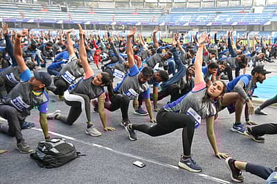 ಬೆಂಗಳೂರಿನ ಕಂಠೀರವ ಸ್ಟೇಡಿಯಂನಲ್ಲಿ ಬಜಾಜ್ ಅಲಾಂಜ್ ಲೈಫ್ ಇನ್ಶುರೆನ್ಸ್ ಇಂದು (ಭಾನುವಾರ) ಆಯೋಜಿಸಿದ್ದ ಪ್ಲಾಂಕಥಾನ್ನ ನಾಲ್ಕನೇ ಆವೃತ್ತಿಯ ನ್ಯೂ ಗಿನ್ನಿಸ್ ವರ್ಲ್ಡ್ ರೆಕಾರ್ಡ್ ಹಾಗೂ ಭಾರತೀಯ ಬಾಹ್ಯಾಕಾಶ ಸಂಶೋಧನಾ ಸಂಸ್ಥೆಗೆ (ಇಸ್ರೋ) ಅಭಿನಂದನಾ ಕಾರ್ಯಕ್ರಮದ ಅಂಗವಾಗಿ ನಟಿ ತಾಪ್ಸಿ ಪನ್ನು ಪಾಲ್ಗೊಂಡಿದ್ದರು.