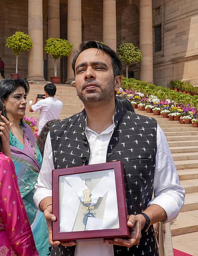 ಮಾಜಿ ಪ್ರಧಾನಿ ಚೌಧರಿ ಚರಣ್ ಸಿಂಗ್ ಅವರ ಮೊಮ್ಮಗ, ಆರ್ಎಲ್ಡಿ ಮುಖ್ಯಸ್ಥ ಜಯಂತ್ ಸಿಂಗ್.