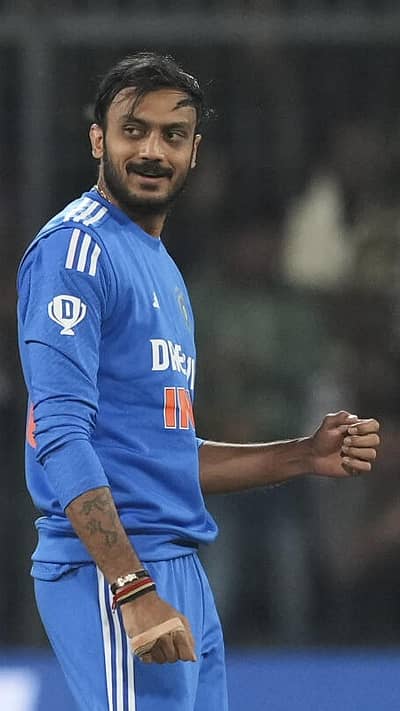 ಎಡಗೈ ಸ್ಪಿನ್ ಆಲ್ರೌಂಡರ್ ಅಕ್ಷರ್ ಪಟೇಲ್, 52 ಪಂದ್ಯಗಳಿಂದ 361 ರನ್ ಗಳಿಸಿದ್ದಾರೆ. 49 ವಿಕೆಟ್ ಅವರ ಖಾತೆಯಲ್ಲಿವೆ.