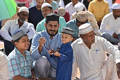 ಬಕ್ರೀದ್ ಸಂಭ್ರಮದಲ್ಲಿ ಮಕ್ಕಳು...