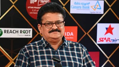 ಪ್ರಜಾವಾಣಿ ಕನ್ನಡ ಸಿನಿ ಸಮ್ಮಾನ 2ನೇ ಆವೃತ್ತಿಯ ಪ್ರಶಸ್ತಿ ಪ್ರದಾನ ಸಮಾರಂಭದ ರೆಡ್ ಕಾರ್ಪೆಟ್ನಲ್ಲಿ ಮಂಡ್ಯ ರಮೇಶ್