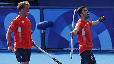 ಗೋಲು ಬಾರಿಸಿದ ಸಂಭ್ರಮದಲ್ಲಿ ಲೀ ಮಾರ್ಟನ್