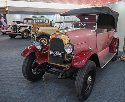 ಸೆಪ್ಟೆಂಬರ್ 12ರಿಂದ 15ರವರೆಗೆ ಬೆಂಗಳೂರಿನ ಅರಮನೆ ಮೈದಾನದಲ್ಲಿ ಆಯೋಜನೆಗೊಂಡಿರುವ ಆಟೊ ಶೋದಲ್ಲಿ ಧರ್ಮಸ್ಥಳ ಧರ್ಮಾಧಿಕಾರಿ ಡಿ. ವಿರೇಂದ್ರ ಹೆಗ್ಗಡೆ ಅವರ ಸಂಗ್ರಹದ ವಿಂಟೆಜ್ ಕಾರುಗಳು ಗಮನಸೆಳೆದವು