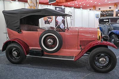 ಸೆಪ್ಟೆಂಬರ್ 12ರಿಂದ 15ರವರೆಗೆ ಬೆಂಗಳೂರಿನ ಅರಮನೆ ಮೈದಾನದಲ್ಲಿ ಆಯೋಜನೆಗೊಂಡಿರುವ ಆಟೊ ಶೋದಲ್ಲಿ ಧರ್ಮಸ್ಥಳ ಧರ್ಮಾಧಿಕಾರಿ ಡಿ. ವಿರೇಂದ್ರ ಹೆಗ್ಗಡೆ ಅವರ ಸಂಗ್ರಹದ ವಿಂಟೇಜ್ ಕಾರುಗಳು ಗಮನಸೆಳೆದವು