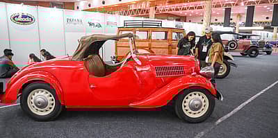 ಸೆಪ್ಟೆಂಬರ್ 12ರಿಂದ 15ರವರೆಗೆ ಬೆಂಗಳೂರಿನ ಅರಮನೆ ಮೈದಾನದಲ್ಲಿ ಆಯೋಜನೆಗೊಂಡಿರುವ ಆಟೊ ಶೋದಲ್ಲಿ ಧರ್ಮಸ್ಥಳ ಧರ್ಮಾಧಿಕಾರಿ ಡಿ. ವಿರೇಂದ್ರ ಹೆಗ್ಗಡೆ ಅವರ ಸಂಗ್ರಹದ ವಿಂಟೆಜ್ ಕಾರುಗಳು ಗಮನಸೆಳೆದವು