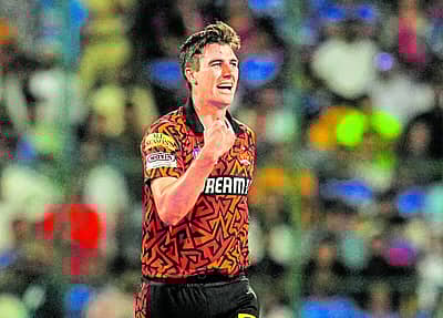 ಸನ್ರೈಸರ್ಸ್ ಹೈದರಾಬಾದ್: ಪ್ಯಾಟ್ ಕಮಿನ್ಸ್: ₹18 ಕೋಟಿ, ಅಭಿಷೇಕ್ ಶರ್ಮಾ: ₹14 ಕೋಟಿ, ನಿತೀಶ್ ರೆಡ್ಡಿ: ₹6 ಕೋಟಿ, ಹೆನ್ರಿಚ್ ಕ್ಲಾಸೆನ್: ₹23 ಕೋಟಿ, ಟ್ರಾವಿಸ್ ಹೆಡ್: ₹14 ಕೋಟಿ.