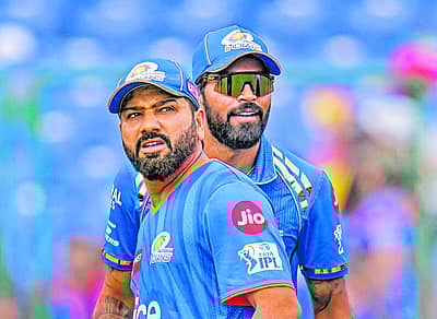 ಮುಂಬೈ ಇಂಡಿಯನ್ಸ್: ಜಸ್ಪ್ರೀತ್ ಬೂಮ್ರಾ: ₹18 ಕೋಟಿ, ಸೂರ್ಯಕುಮಾರ್ ಯಾದವ್: ₹16.35 ಕೋಟಿ, ಹಾರ್ದಿಕ್ ಪಾಂಡ್ಯ: ₹16.35 ಕೋಟಿ, ರೋಹಿತ್ ಶರ್ಮಾ: ₹16.30 ಕೋಟಿ, ತಿಲಕ್ ವರ್ಮಾ: ₹8 ಕೋಟಿ