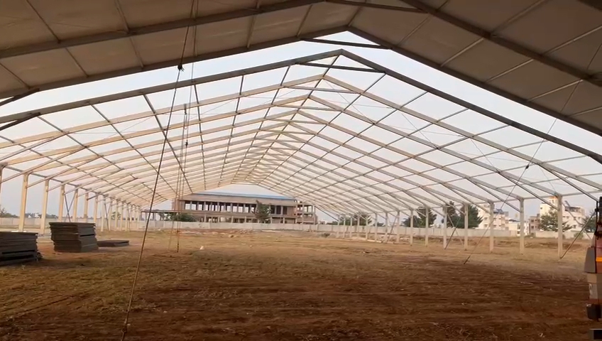 ಹಾಸನದ ಎಸ್ಎಂಕೆ ನಗರದಲ್ಲಿ ನಡೆಯುವ ಸ್ವಾಭಿಮಾನಿ ಸಮಾವೇಶಕ್ಕೆ ನಿರ್ಮಿಸುತ್ತಿರುವ ಬೃಹತ್ ಪೆಂಡಾಲ್