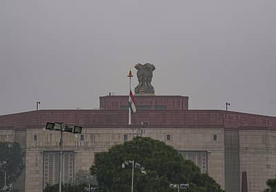 ರಾಷ್ಟ್ರೀಯ ಶೋಕಾಚರಣೆಯ ಹಿನ್ನೆಲೆ ಸಂಸತ್ ಭವನದಲ್ಲಿ ರಾಷ್ಟ್ರಧ್ವಜವನ್ನು ಅರ್ಧಕ್ಕೆ ಇಳಿಸಲಾಗಿದೆ.