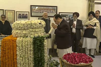 ಮನಮೋಹನ ಸಿಂಗ್ ಅವರ ಪಾರ್ಥಿವ ಶರೀರಕ್ಕೆ ನಮನ ಸಲ್ಲಿಸಿದ ಜೆ.ಪಿ ನಡ್ಡಾ.
