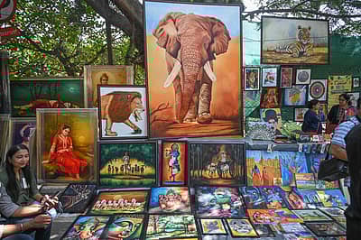 ವರ್ಣಮಯ ಕಲಾಕೃತಿಗಳು ಕಲಾರಸಿಕರ ಸಂಭ್ರಮವನ್ನೂ ಇಮ್ಮಡಿಗೊಳಿಸಿದವು.