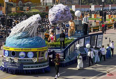 ಕರ್ತವ್ಯಪಥದಲ್ಲಿ ನಡೆದ ಗಣರಾಜ್ಯೋತ್ಸವ ಪಥಸಂಚಲನದಲ್ಲಿ ಸಾಗಿದ ಭೂ ವಿಜ್ಞಾನ ಮತ್ತು ಭಾರತೀಯ ಹವಾಮಾನ ಇಲಾಖೆಯ ಸ್ತಬ್ಧಚಿತ್ರ