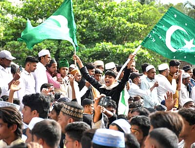 ಮಧ್ಯಾಹ್ನ 3ರಿಂದ ಸಂಜೆ 5ರವರೆಗೆ ವೃತ್ತದ ನಾಲ್ಕೂ ದಿಕ್ಕುಗಳ ವಾಹನ ಸಂಚಾರ ಬಂದ್ ಆಯಿತು. ಹಲವರು ಸ್ವಯಂ ಪ್ರೇರಣೆಯಿಂದ ಅಂಗಡಿ ಮುಂಗಟ್ಟುಗಳನ್ನು ಬಂದ್ ಮಾಡಿದರು. 3,000 ಪೊಲೀಸರು ಬಿಗಿ ಭದ್ರತೆ ಕೈಗೊಂಡರು