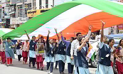 ಮೆಟ್ರೋಪೋಲ್ ವೃತ್ತದಿಂದ ಆರಂಭವಾದ ತಿರಂಗ ಯಾತ್ರೆಯು ಚಿಕ್ಕಗಡಿಯಾರ, ಅರಸು ರಸ್ತೆ ಮೂಲಕ ಸಾಗಿ ಜೆ.ಎಲ್.ಬಿ ರಸ್ತೆ ಜಂಕ್ಷನ್ ನಲ್ಲಿ ತಿರುವು ಪಡೆದು ಮೆಟ್ರೋಪೋಲ್ ವೃತ್ತದಲ್ಲಿ ಸಂಪನ್ನಗೊಂಡಿತು.