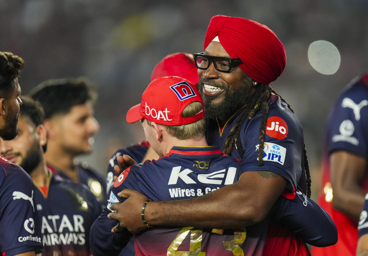 ಆರ್ಸಿಬಿ ಆಟಗಾರರನ್ನು ಅಭಿನಂದಿಸಿದ ಕ್ರಿಕೆಟ್ ದಿಗ್ಗಜ ಕ್ರಿಸ್ ಗೇಲ್