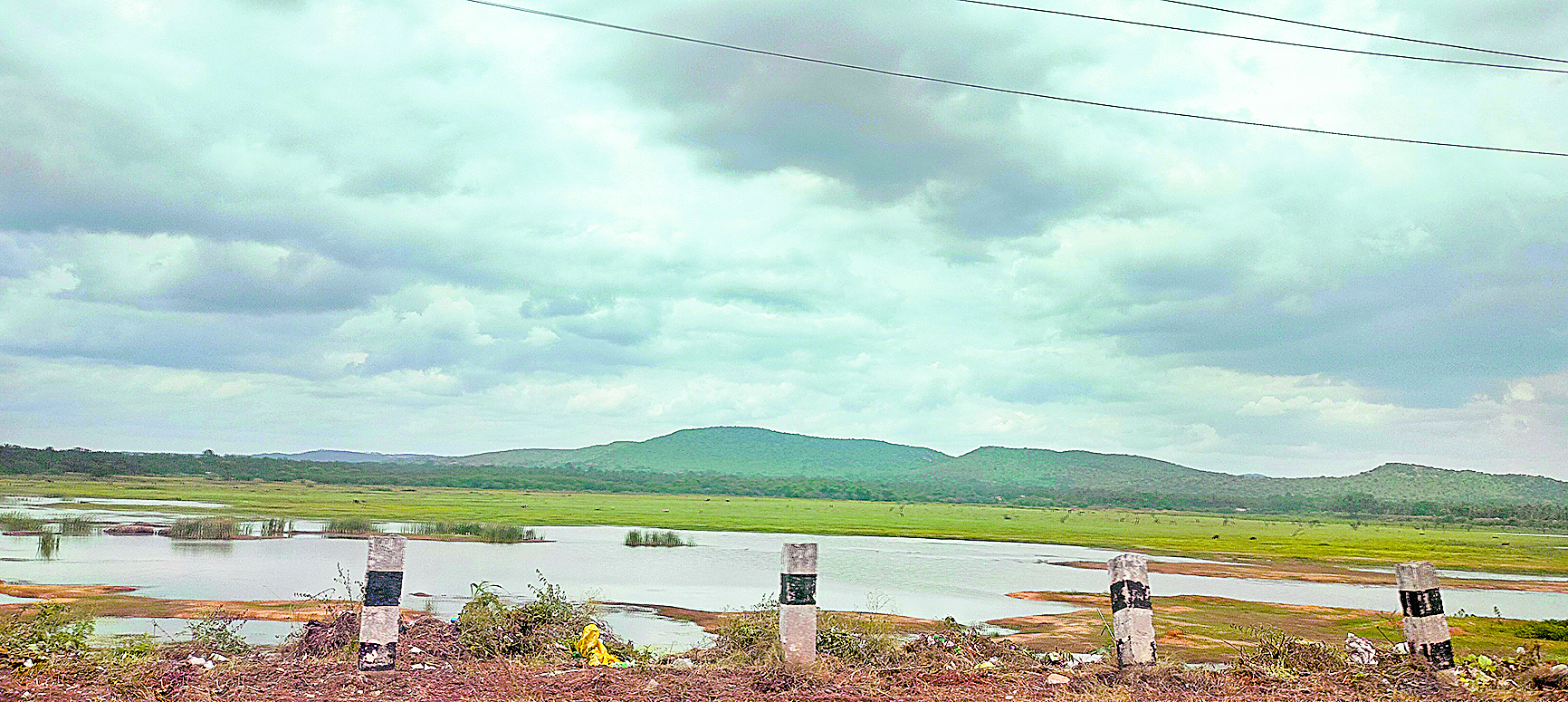 ಬೆಂಗಳೂರು ದಕ್ಷಿಣ ಜಿಲ್ಲೆಯ ಚನ್ನಪಟ್ಟಣ ತಾಲ್ಲೂಕಿನ ಹೊಂಗನೂರು ಕೆರೆ ಮಳೆಗಾಲದಲ್ಲೂ ತುಂಬಿಲ್ಲ