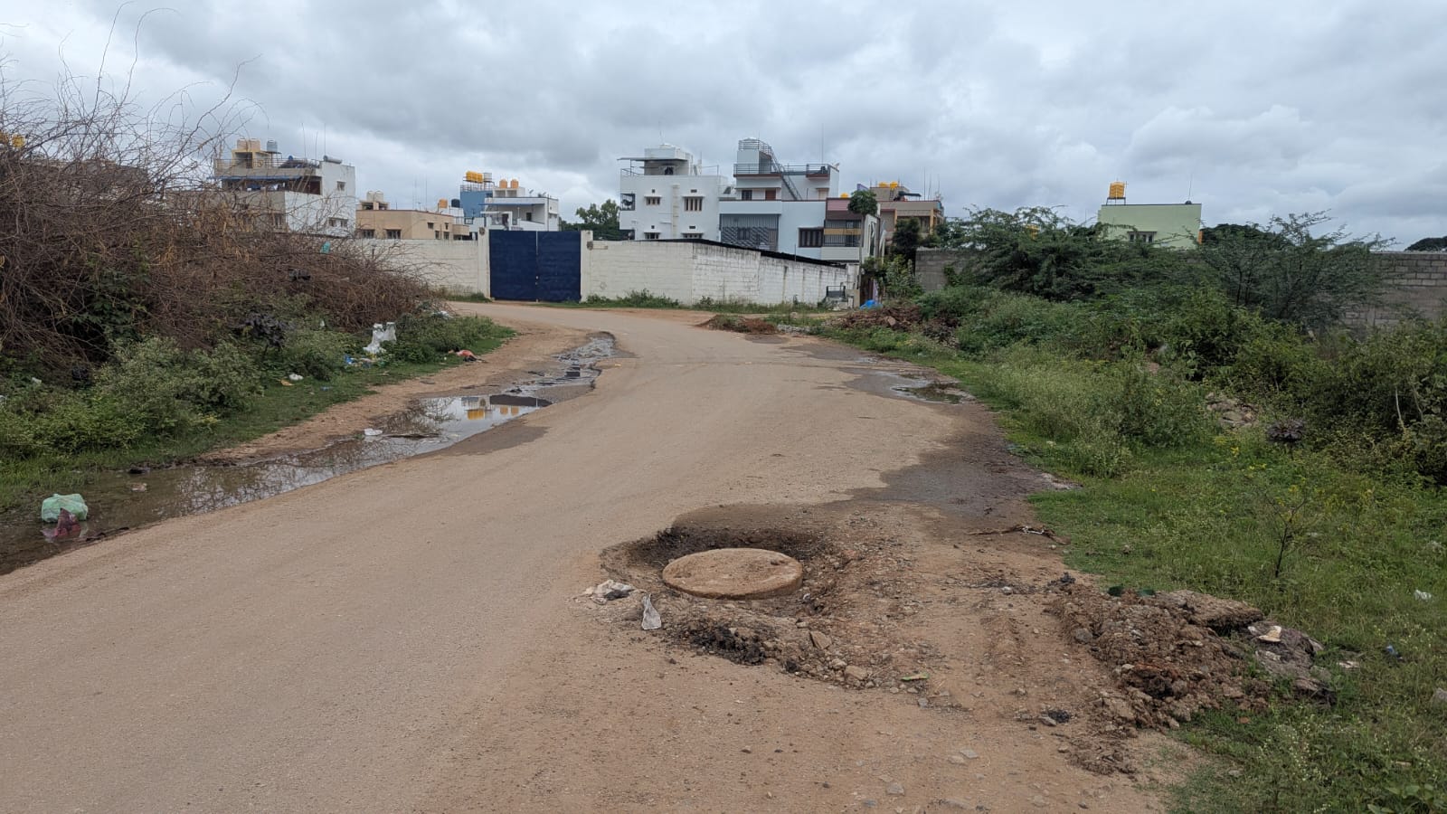 ಚಾಮರಾಜನಗರದ ಮೊಳೆ ರಸ್ತೆಯಲ್ಲಿ ಗುಂಡಿಗಳು