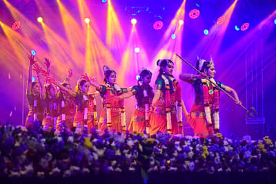 ಶ್ರೀರಂಗಪಟ್ಟಣ ದಸರಾ ಕಾರ್ಯಕ್ರಮದಲ್ಲಿ ಮೊದಲ ದಿನವಾದ ಗುರುವಾರ ಹಿನ್ನೆಲೆ ಗಾಯಕ ರಾಜೇಶ್ ಕೃಷ್ಣನ್ ಮತ್ತು ತಂಡ ಸಂಗೀತ ಕಾರ್ಯಕ್ರಮ ನಡೆಸಿಕೊಟ್ಟಿತು. ರಾಜೇಶ್ ಅವರ ಸುಮಧುರ ಗಾಯನಕ್ಕೆ ಪ್ರೇಕ್ಷಕರು ಮನಸೋತರು