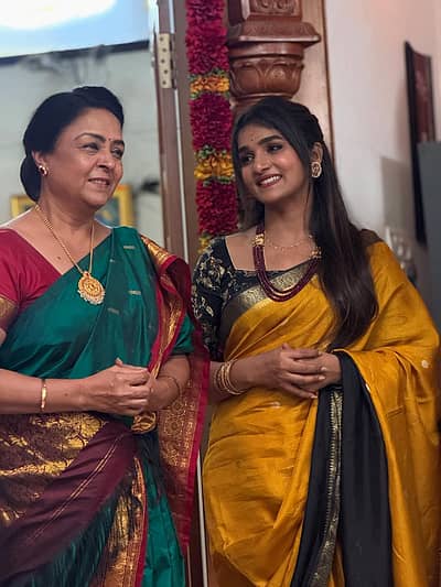 ನಟಿ ದಿವ್ಯಾ ಉರುಡುಗ ತಮ್ಮ ಇನ್ಸ್ಟಾಗ್ರಾಮ್ ಖಾತೆಯಲ್ಲಿ ನಿನಗಾಗಿ ಧಾರಾವಾಹಿ ಶೂಟಿಂಗ್ ಸಮಯದಲ್ಲಿ ಕ್ಲಿಕ್ಕಿಸಿಕೊಂಡ ಫೋಟೊಗಳನ್ನು ಹಂಚಿಕೊಂಡಿದ್ದಾರೆ.