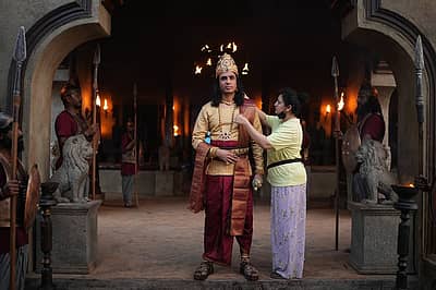 ರಿಷಬ್ ಶೆಟ್ಟಿ ನಟಿಸಿ, ನಿರ್ದೇಶಿಸಿರುವ ‘ಕಾಂತಾರ ಚಾಪ್ಟರ್ 1 ಅ.2ರಂದು ಅದ್ಧೂರಿಯಾಗಿ ತೆರೆಕಂಡಿದೆ. ಕಾಂತಾರ ಸಿನಿಮಾ ಚಿತ್ರಮಂದಿರಗಳತ್ತ ಪ್ರೇಕ್ಷಕರನ್ನು ಸೆಳೆಯುತ್ತಿದೆ.