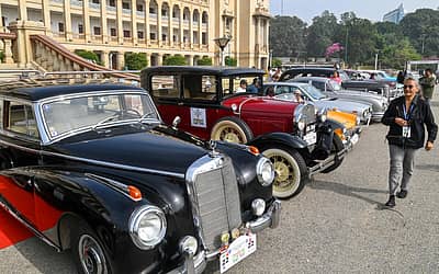 ಬೆಂಗಳೂರಿನ ವಿಧಾನಸೌಧ ಆವರಣದಲ್ಲಿ ನಗರದ ಸಿಟಿ ಪೊಲೀಸ್ ಹಾಗೂ ಫೆಡರೇಷನ್ ಆಫ್ ಹಿಸ್ಟೋರಿಕ್ ವೆಹಿಕಲ್ಸ್ ಆಫ್ ಇಂಡಿಯಾ ಸಹಯೋಗದಲ್ಲಿ ನಡೆದ ಡ್ರಗ್ಸ್ ಮುಕ್ತ ಕರ್ನಾಟಕ್ಕಾಗಿ ವಿಂಟೇಜ್ ಕಾರು ರ್ಯಾಲಿ