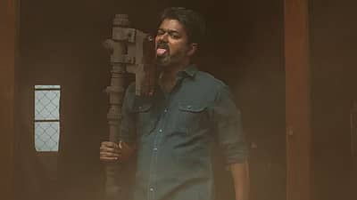 ಸಿನಿಮಾ ಆರಂಭದಲ್ಲಿ ದಳಪತಿ ವಿಜಯ್ ಅವರಿಗೆ ₹251 ಕೋಟಿ ನೀಡುವುದಾಗಿ ಹೇಳಿದ್ದರೂ ಮಾತುಕತೆಗಳ ನಂತರ ₹220 ಕೋಟಿ ಪಾವತಿಸಲಾಗಿದೆ. ಚಿತ್ರವು ಜಾಗತಿಕ ಬಾಕ್ಸ್ ಆಫೀಸ್ನಲ್ಲಿ ₹1,000 ಕೋಟಿಗಳಿಗಿಂತ ಹೆಚ್ಚಿನ ಗಳಿಕೆ ಮಾಡಿದರೆ, ₹31 ಕೋಟಿ ಬೋನಸ್ ಆಗಿ ಪಾವತಿಸಲಾಗುತ್ತದೆ ಎಂದು ನಿರ್ಮಾಣ ಸಂಸ್ಥೆ ಹೇಳಿರುವುದಾಗಿ ವರದಿಯಾಗಿದೆ.