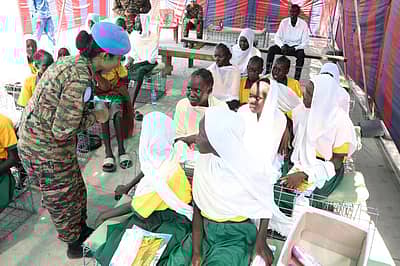 ಎಂಟು ವರ್ಷಗಳಿಂದ ಭಾರತೀಯ ಸೇನೆಯಲ್ಲಿದ್ದು, ಒಂದೂವರೆ ವರ್ಷದಿಂದ ದಕ್ಷಿಣ ಸೂಡನ್ನಲ್ಲಿ ವಿಶ್ವಸಂಸ್ಥೆಯ ಶಾಂತಿಪಾಲನಾ ಪಡೆಯಲ್ಲಿ ಸೇವಾನಿರತರಾಗಿದ್ದಾರೆ.