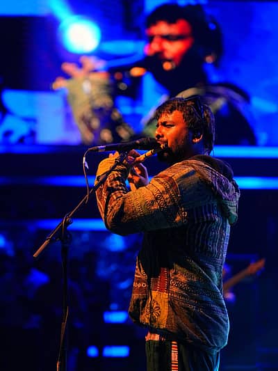 ಕನ್ನಡ ಚಿತ್ರರಂಗದ ಹಿನ್ನಲೆ ಗಾಯಕ ನವೀನ್ ಸಜ್ಜು ಹಾಡು ಹಾಡಿದ್ದರು. ಜೊತೆಗೆ ಡಿಕೆ ಶಿವಕುಮಾರ್ ಅವರ ಪತ್ನಿ ಜೊತೆಗೆ ನೃತ್ಯ ಮಾಡಿ ಮನರಂಜಿಸಿದರು.