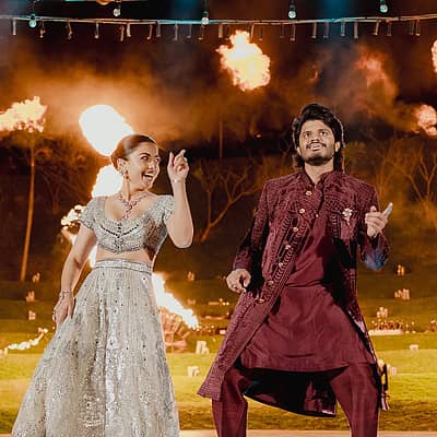 ಎರಡೂ ಕುಟುಂಬಗಳು ಮತ್ತು ಆಪ್ತ ಸ್ನೇಹಿತರ ಸಮ್ಮುಖದಲ್ಲಿ ಈ ಜೋಡಿ ದಾಂಪತ್ಯ ಜೀವನಕ್ಕೆ ಕಾಲಿಟ್ಟಿದ್ದಾರೆ. ಸಂಗೀತ ಕಾರ್ಯಕ್ರಮದಲ್ಲಿ ವಿಜಯ್ ಹಾಗೂ ರಶ್ಮಿಕಾ ಇಬ್ಬರ ಕುಟುಂಬದ ಸದಸ್ಯರು ಭಾಗಿಯಾಗಿದ್ದರು.