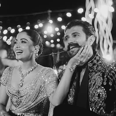 ಈ ನಡುವೆ ಸಾಮಾಜಿಕ ಮಾಧ್ಯಮದಲ್ಲಿ ರಶ್ಮಿಕಾ ಮಂದಣ್ಣ ಹಾಗೂ ವಿಜಯ್ ದೇವರಕೊಂಡ ತಮ್ಮ ಮದುವೆಯ ಸಂಗೀತ ಪಾರ್ಟಿಯ ಫೋಟೊಗಳನ್ನು ಹಂಚಿಕೊಂಡಿದ್ದಾರೆ.