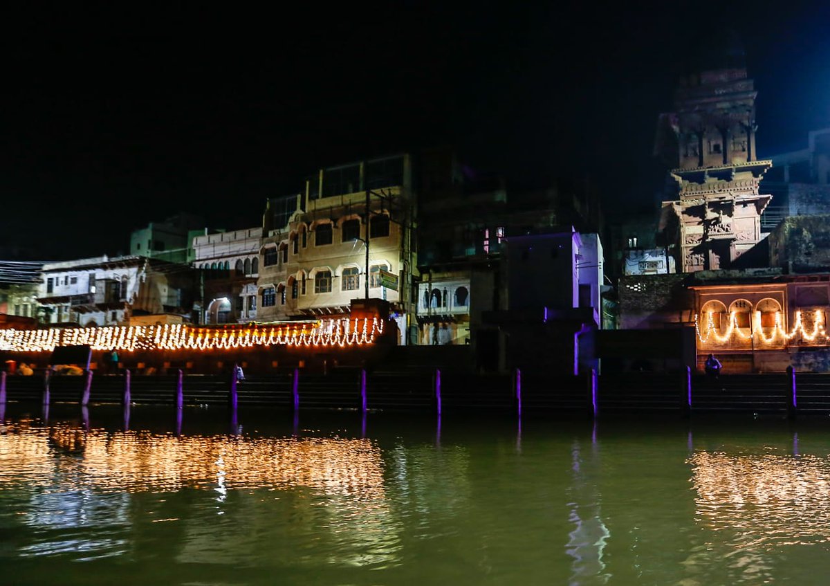 ಮಥುರಾದಲ್ಲಿ ವಿದ್ಯುತ್ ದೀಪಗಳಿಂದ ಅಲಂಕೃತಗೊಂಡ ವೃಂದಾವನ