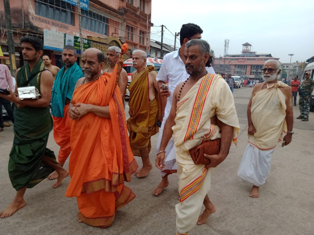 ಉಡುಪಿ ಪೇಜಾವರ ಮಠಕ್ಕೆ ಬಂದ ಪುತ್ತಿಗೆ ಮಠದ ಸುಗುಣೇಂದ್ರ ತೀರ್ಥರು