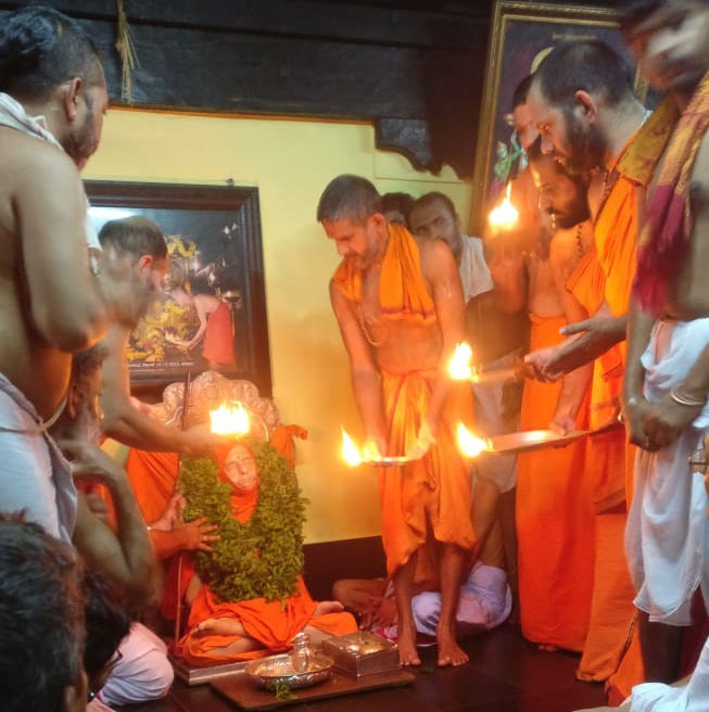 ಉಡುಪಿ ಪೇಜಾವರ ಮಠದಲ್ಲಿ ವಿವಿಧ ಯತಿಗಳಿಂದ ವಿಶ್ವೇಶ ತೀರ್ಥರಿಗೆ ಗೌರವ ಅರ್ಪಣೆ.