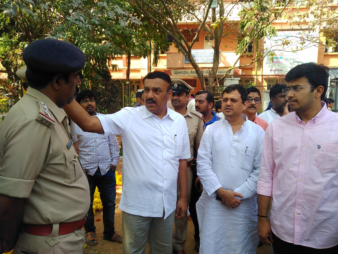 ಬೆಂಗಳೂರು ವಿದ್ಯಾಪೀಠದಲ್ಲಿ ಶಾಸಕ ರವಿ ಸುಬ್ರಹ್ಮಣ್ಯ ಮತ್ತು ಸಂಸದ ತೇಜಸ್ವಿ ಸೂರ್ಯ ಸಿದ್ಧತೆ ಪರಿಶೀಲಿಸಿದರು.