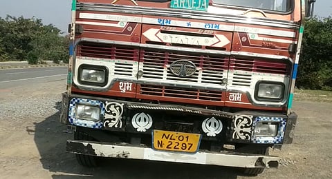 पूछ नेशनल हाईवे सेरसा मोड पर ट्रक से कुचलकर बाइक सवार की मौत