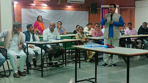 उत्तर प्रदेश के बुंदेलखंड क्षेत्र के लिये घोषणा पत्र तैयारी के लिये बुंदेलखंड जल मंच की बैठक आज से शुरू हुई