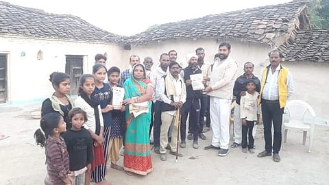 कांग्रेस पार्टी के आह्वान पर बढ़ती महंगाई के खिलाफ मऊरानीपुर तहसील स्तरीय कांग्रेस पार्टी के कार्यकर्ताओं व पदाधिकारियों द्वारा प्रतिज्ञा पदयात्रा